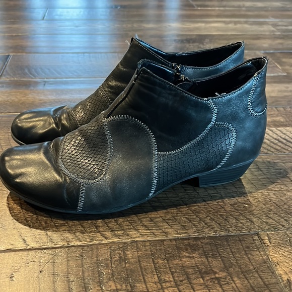 Women’s Remonte patchwork bootie Size 9(41) - Picture 3 of 9